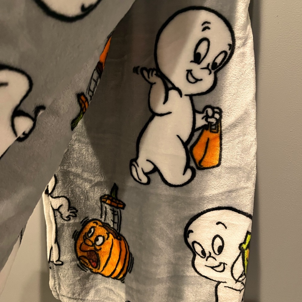 Casper Halloween blanket